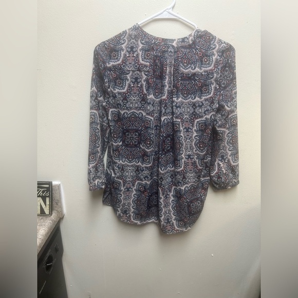 NYDJ Three Quarter Sleeve Printed Pintucked Back Blouse Kingsbury Paisley Xs - Picture 5 of 7